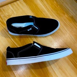 Vans black and white slip-on